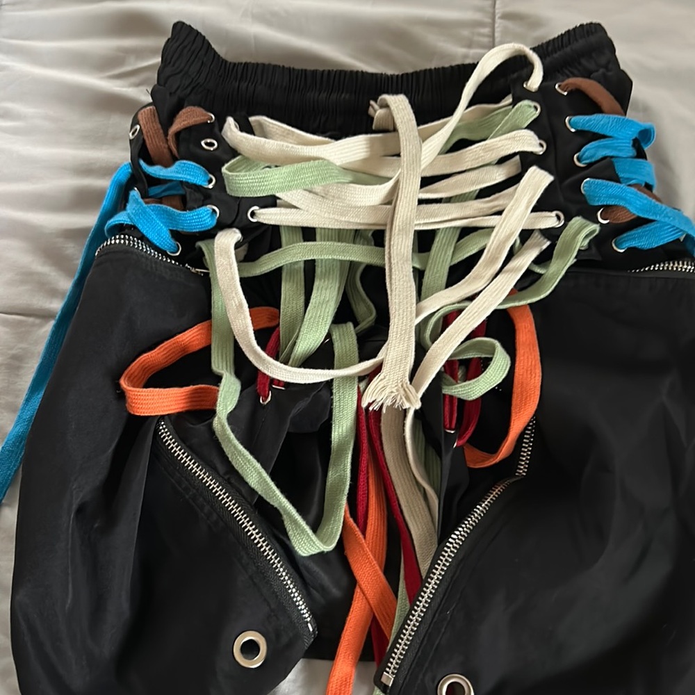 shoestring skirt